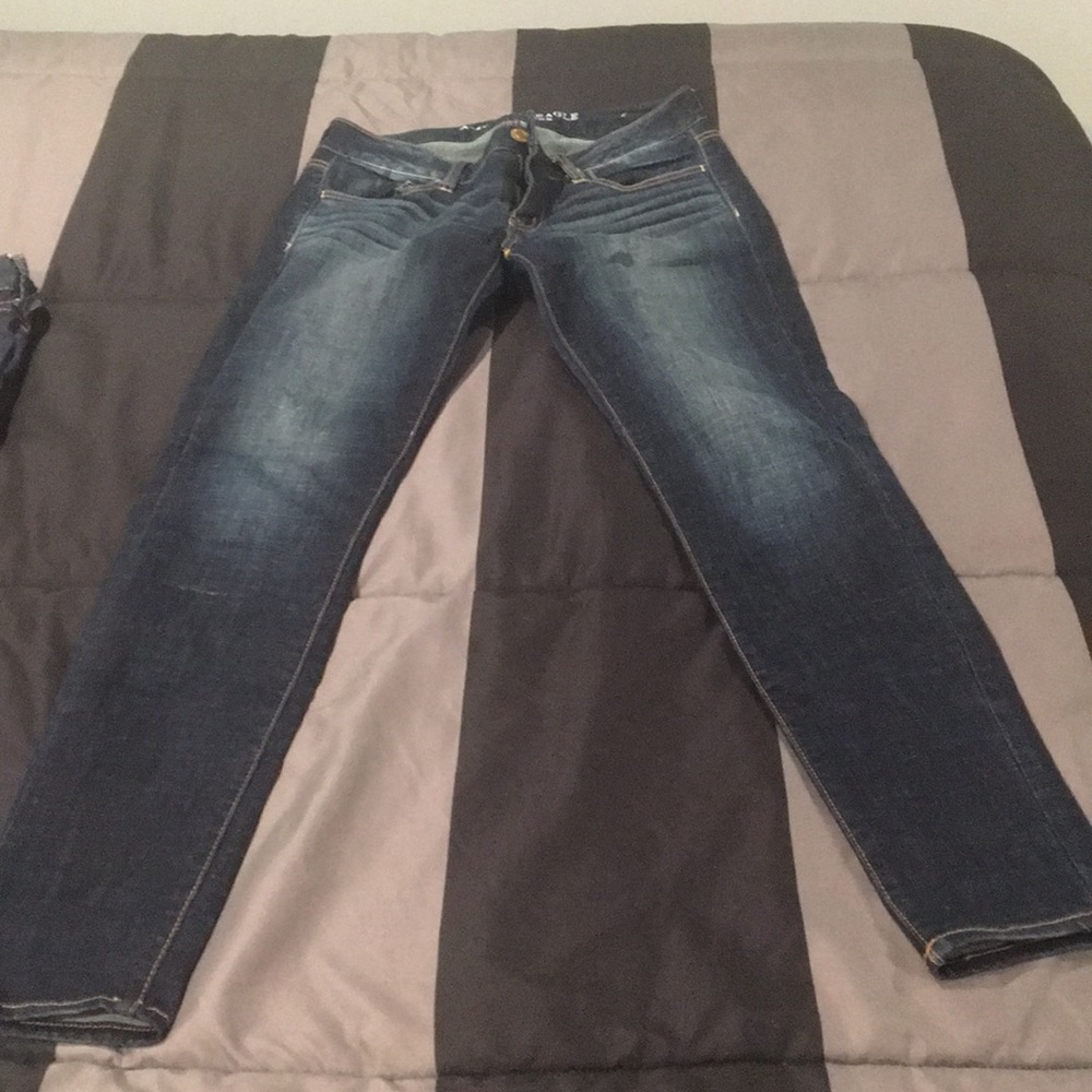 Dark wash American Eagle jeggings